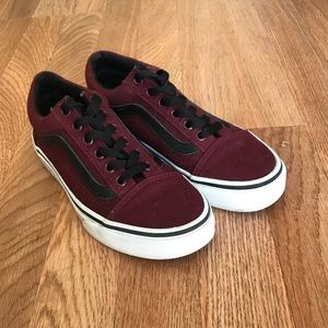 Lace up vans burgundy black